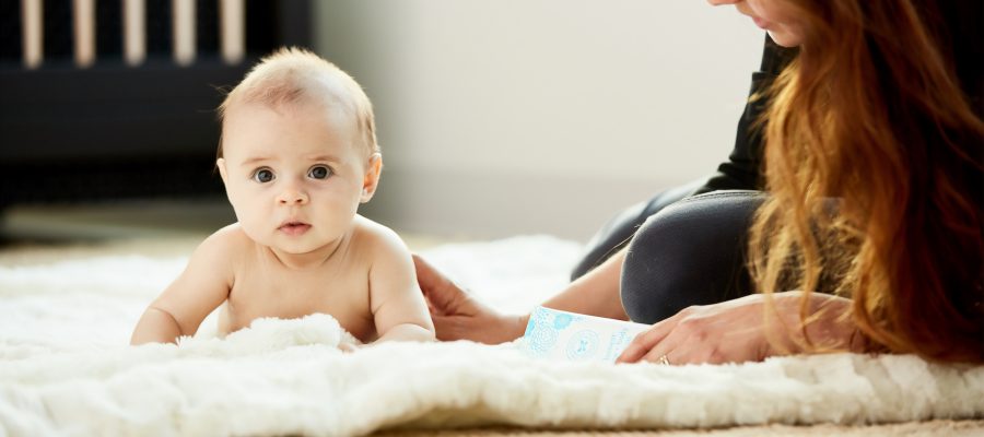 Baby und Mama in Babygruppe