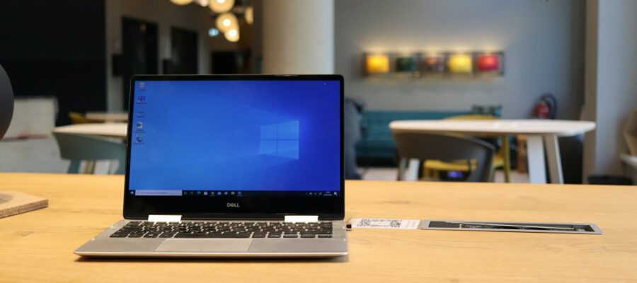 Blick auf einen Windows-Laptop