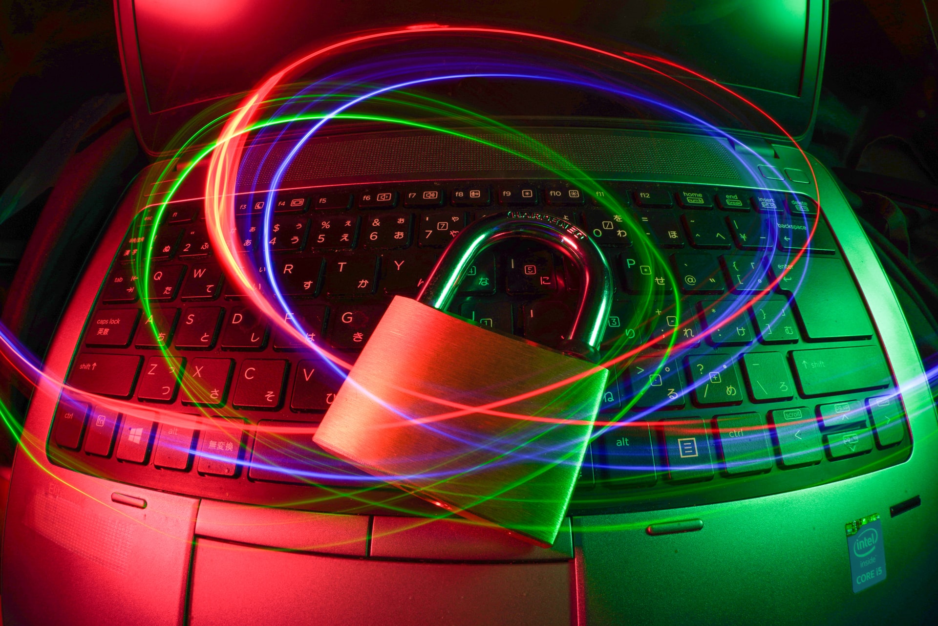 Sicherheit im Alltag und in der digitalen Welt